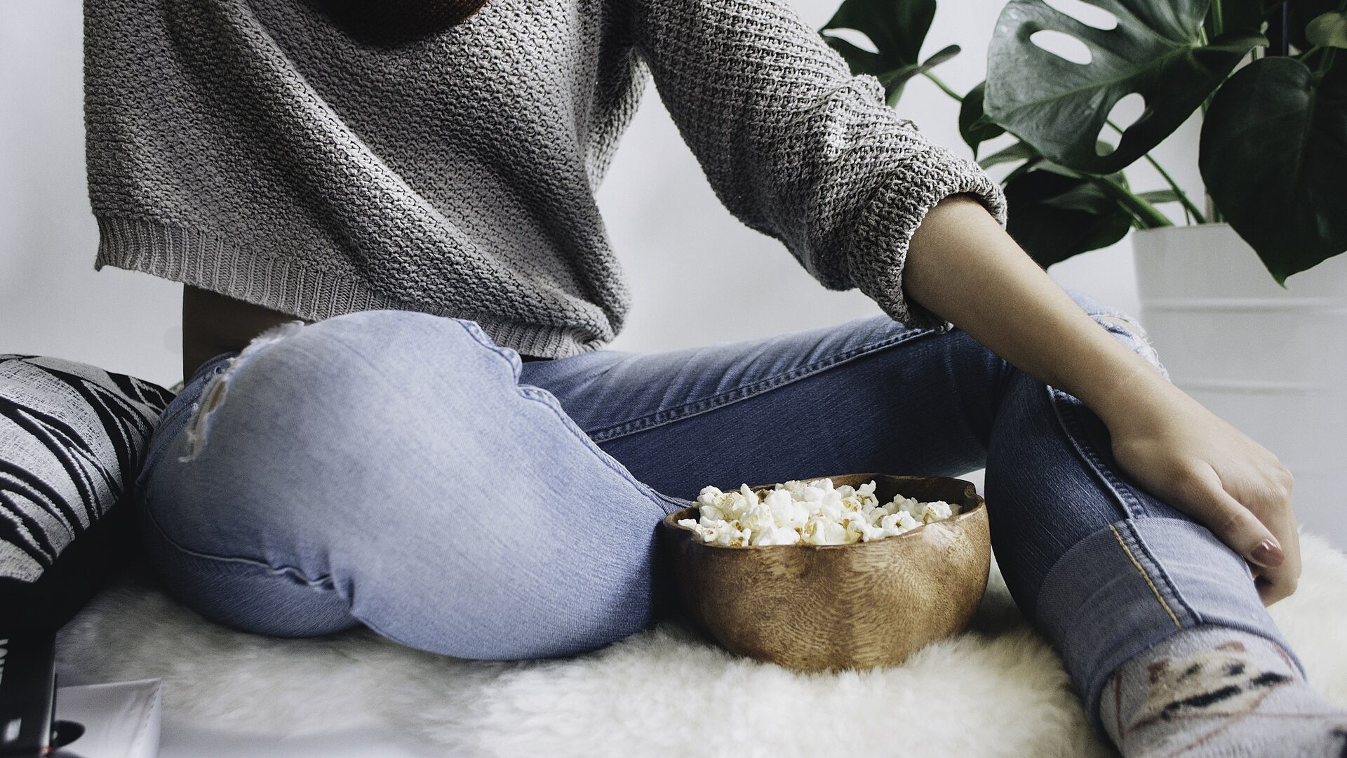Late-Night Snacking - Breaking the Evening Eating Habit