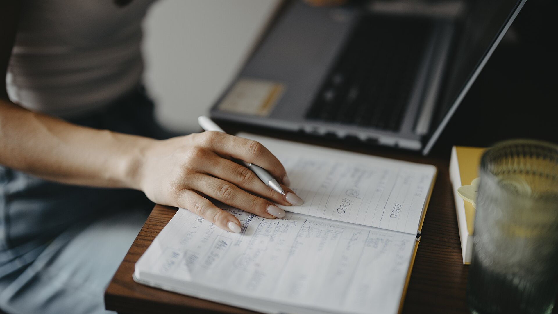 Bias-Free Performance Reviews - Fair Feedback for All
