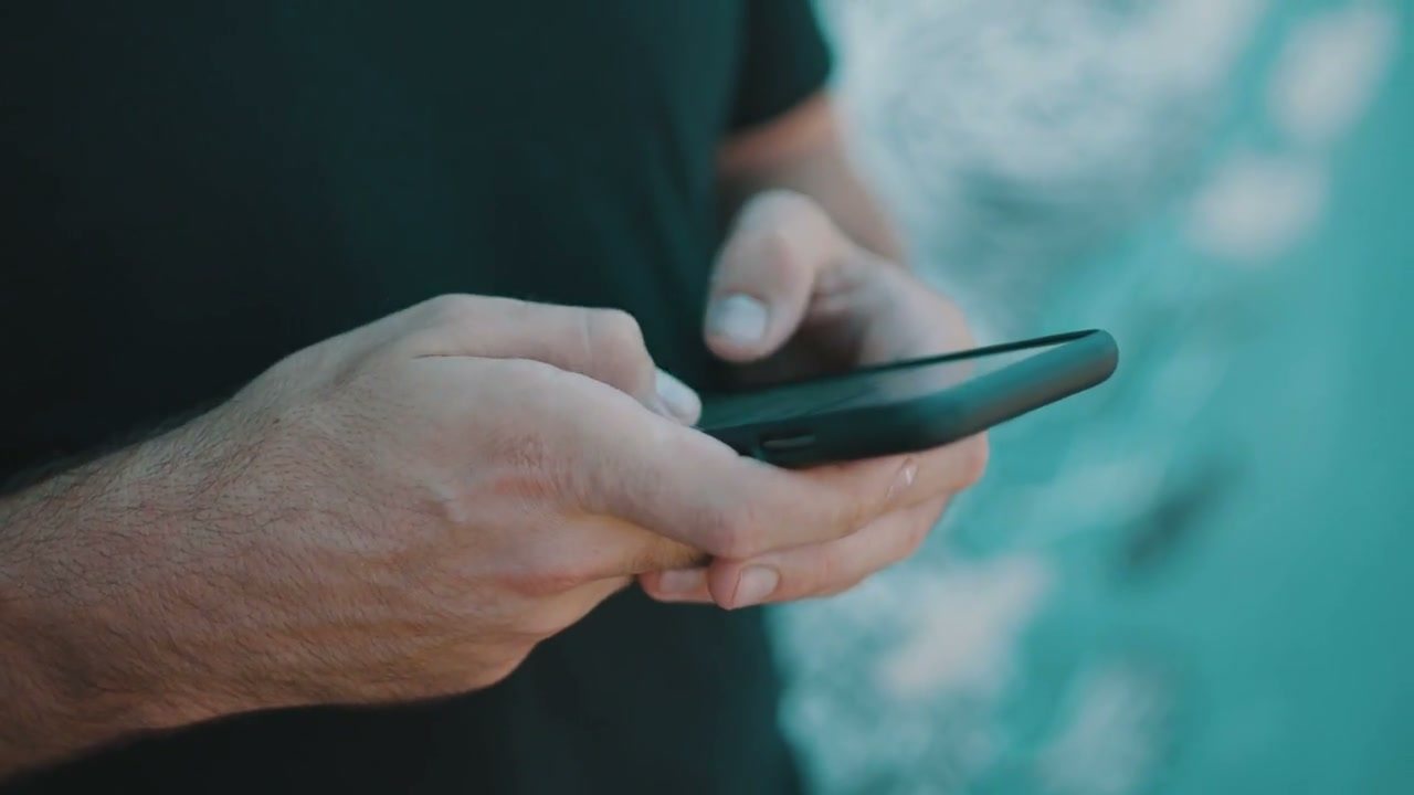 Phone-Free Meetings - Reclaiming Presence